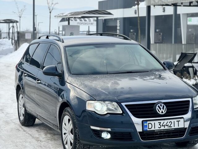 Синий Фольксваген Пассат Вариант, объемом двигателя 1.9 л и пробегом 305 тыс. км за 4700 $, фото 1 на Automoto.ua