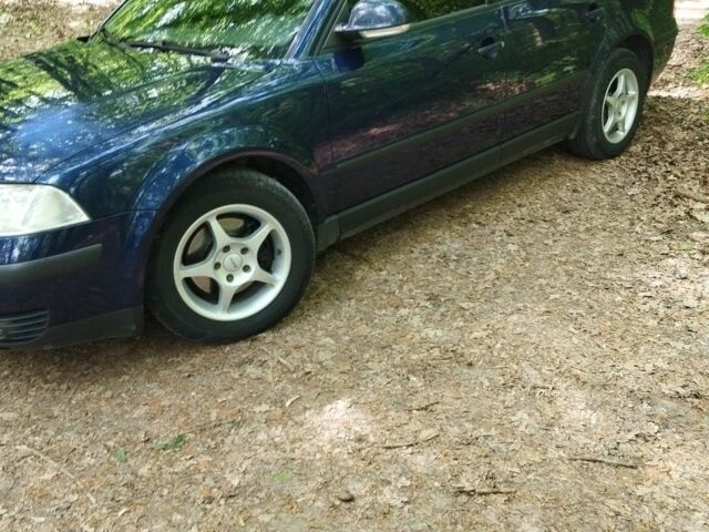 Синий Фольксваген Пассат Вариант, объемом двигателя 1.6 л и пробегом 290 тыс. км за 4700 $, фото 1 на Automoto.ua