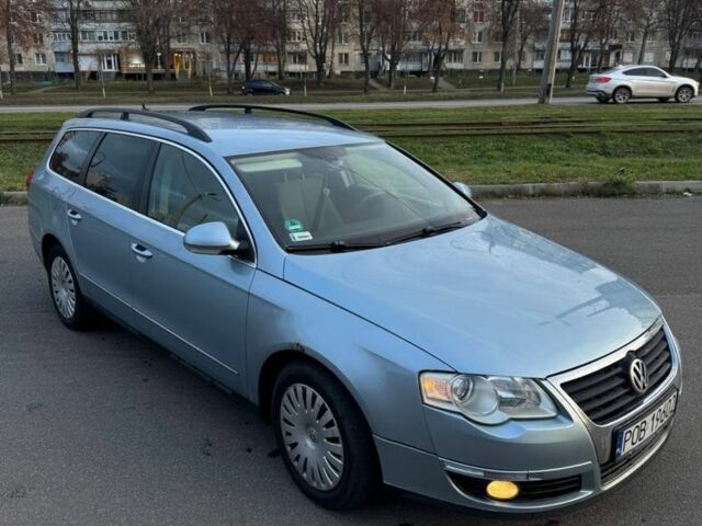 Синій Фольксваген Пассат Варіант, об'ємом двигуна 2 л та пробігом 250 тис. км за 2950 $, фото 1 на Automoto.ua