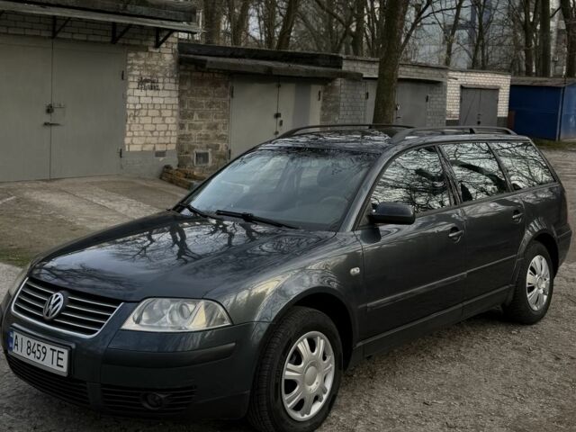 Синий Фольксваген Пассат Вариант, объемом двигателя 2 л и пробегом 300 тыс. км за 2800 $, фото 1 на Automoto.ua