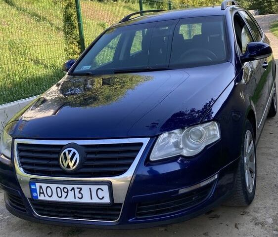 Синій Фольксваген Пассат Варіант, об'ємом двигуна 2 л та пробігом 340 тис. км за 5500 $, фото 1 на Automoto.ua