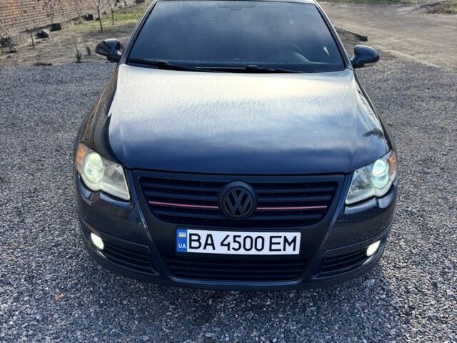 Синій Фольксваген Пассат Варіант, об'ємом двигуна 2 л та пробігом 317 тис. км за 5950 $, фото 1 на Automoto.ua