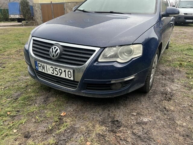 Синий Фольксваген Пассат Вариант, объемом двигателя 2 л и пробегом 287 тыс. км за 2000 $, фото 1 на Automoto.ua