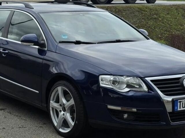 Синій Фольксваген Пассат Варіант, об'ємом двигуна 2 л та пробігом 245 тис. км за 1750 $, фото 1 на Automoto.ua