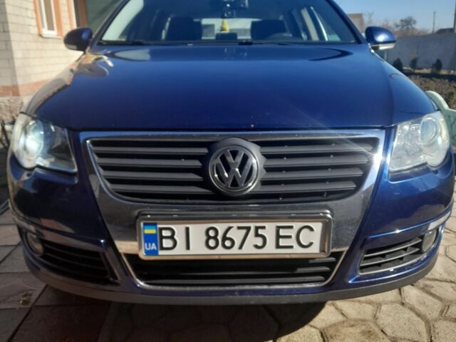 Синий Фольксваген Пассат Вариант, объемом двигателя 1.6 л и пробегом 213 тыс. км за 6654 $, фото 1 на Automoto.ua