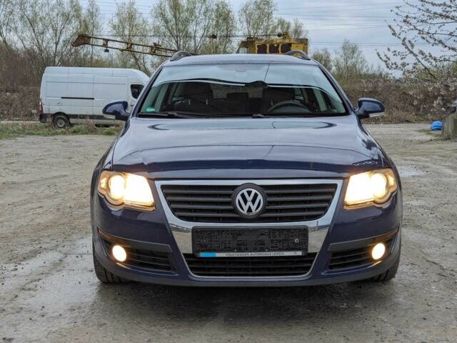 Синий Фольксваген Пассат Вариант, объемом двигателя 1.9 л и пробегом 346 тыс. км за 2999 $, фото 1 на Automoto.ua