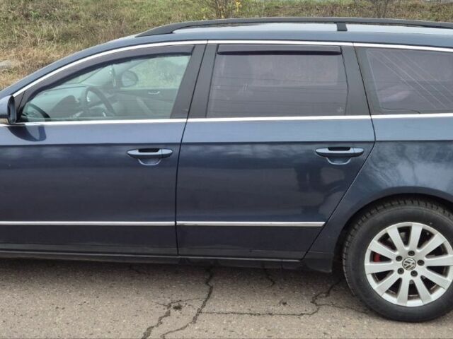 Синий Фольксваген Пассат Вариант, объемом двигателя 2 л и пробегом 317 тыс. км за 5800 $, фото 1 на Automoto.ua