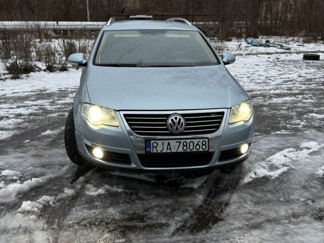 Синій Фольксваген Пассат Варіант, об'ємом двигуна 2 л та пробігом 250 тис. км за 4700 $, фото 1 на Automoto.ua