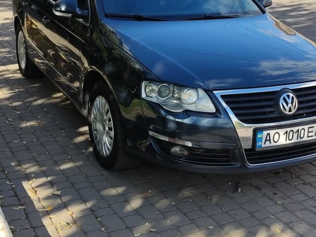 Синій Фольксваген Пассат Варіант, об'ємом двигуна 2 л та пробігом 333 тис. км за 5800 $, фото 1 на Automoto.ua