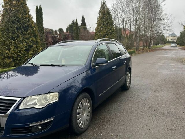 Синій Фольксваген Пассат Варіант, об'ємом двигуна 2 л та пробігом 300 тис. км за 3199 $, фото 1 на Automoto.ua
