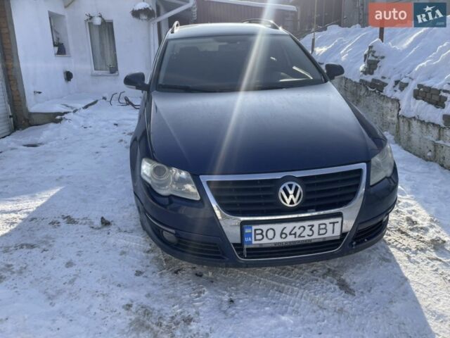 Синій Фольксваген Пассат Варіант, об'ємом двигуна 2 л та пробігом 293 тис. км за 5100 $, фото 1 на Automoto.ua
