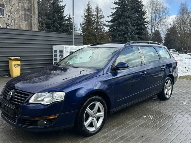Синий Фольксваген Пассат Вариант, объемом двигателя 2 л и пробегом 324 тыс. км за 2550 $, фото 1 на Automoto.ua