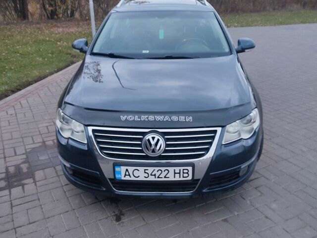 Синий Фольксваген Пассат Вариант, объемом двигателя 2 л и пробегом 289 тыс. км за 6400 $, фото 1 на Automoto.ua