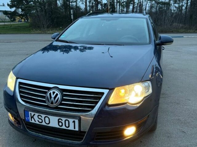 Синій Фольксваген Пассат Варіант, об'ємом двигуна 2 л та пробігом 284 тис. км за 2800 $, фото 1 на Automoto.ua