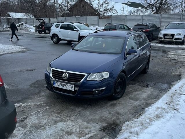 Синий Фольксваген Пассат Вариант, объемом двигателя 2 л и пробегом 403 тыс. км за 5450 $, фото 1 на Automoto.ua