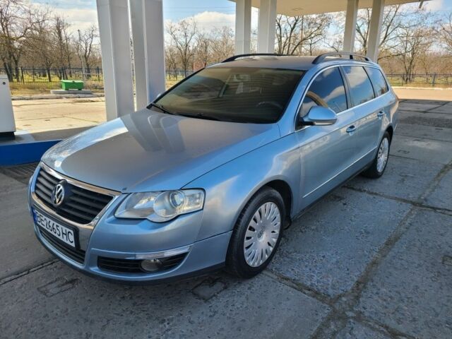 Синий Фольксваген Пассат Вариант, объемом двигателя 2 л и пробегом 297 тыс. км за 4700 $, фото 1 на Automoto.ua