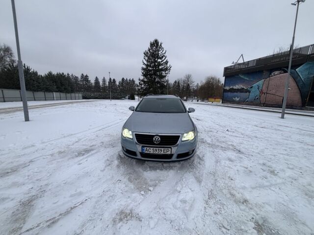 Синий Фольксваген Пассат Вариант, объемом двигателя 2 л и пробегом 329 тыс. км за 5500 $, фото 1 на Automoto.ua