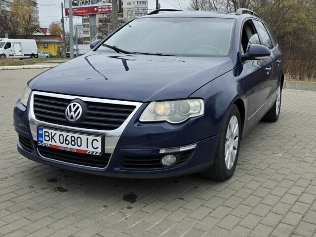Синий Фольксваген Пассат Вариант, объемом двигателя 2 л и пробегом 350 тыс. км за 4333 $, фото 1 на Automoto.ua