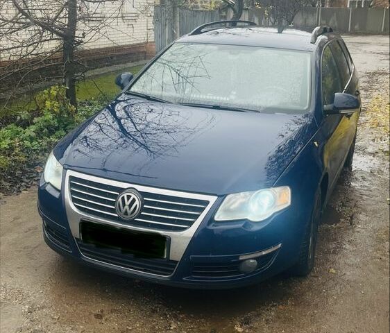 Синий Фольксваген Пассат Вариант, объемом двигателя 2 л и пробегом 530 тыс. км за 3000 $, фото 1 на Automoto.ua