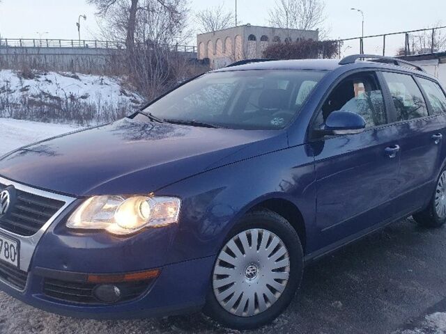 Синій Фольксваген Пассат Варіант, об'ємом двигуна 2 л та пробігом 333 тис. км за 3000 $, фото 1 на Automoto.ua