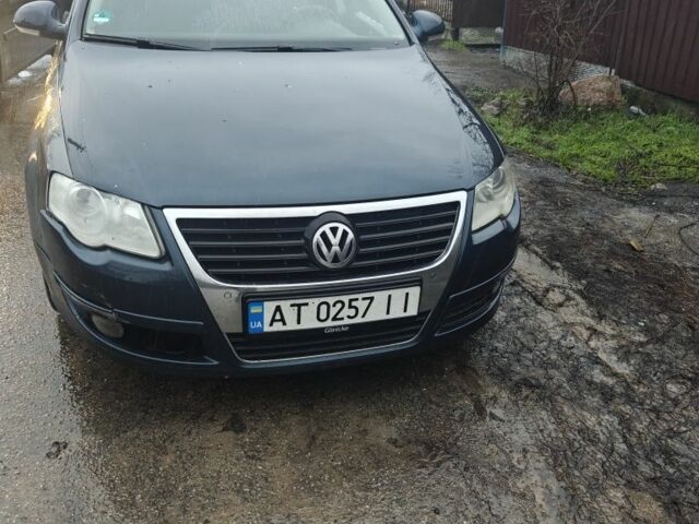 Синий Фольксваген Пассат Вариант, объемом двигателя 2 л и пробегом 250 тыс. км за 6000 $, фото 1 на Automoto.ua