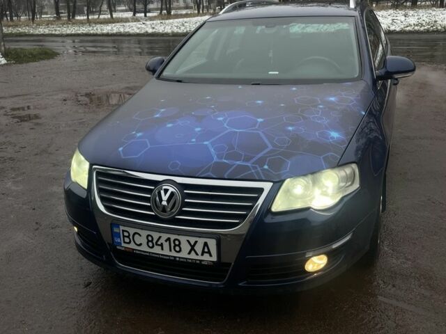 Синий Фольксваген Пассат Вариант, объемом двигателя 2 л и пробегом 260 тыс. км за 7300 $, фото 1 на Automoto.ua