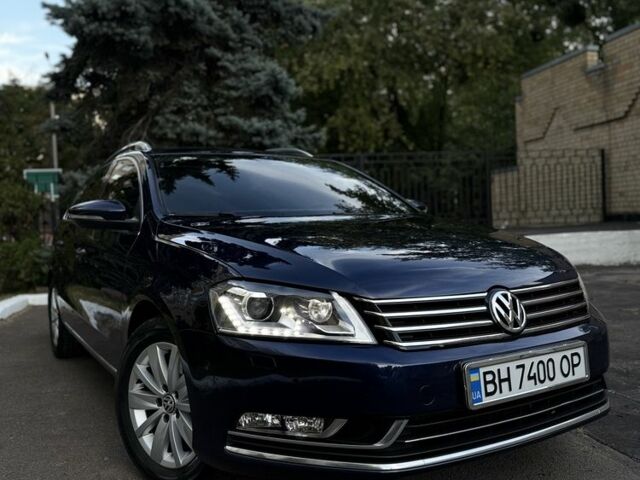 Синій Фольксваген Пассат Варіант, об'ємом двигуна 2 л та пробігом 299 тис. км за 10800 $, фото 1 на Automoto.ua