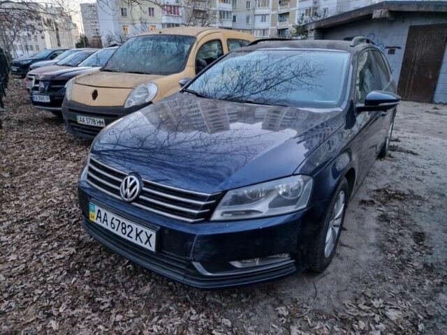 Синий Фольксваген Пассат Вариант, объемом двигателя 2 л и пробегом 303 тыс. км за 11300 $, фото 1 на Automoto.ua