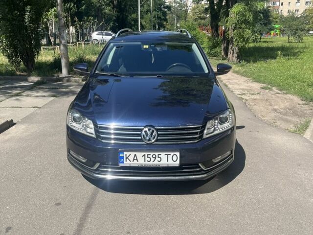 Синій Фольксваген Пассат Варіант, об'ємом двигуна 2 л та пробігом 212 тис. км за 11300 $, фото 1 на Automoto.ua