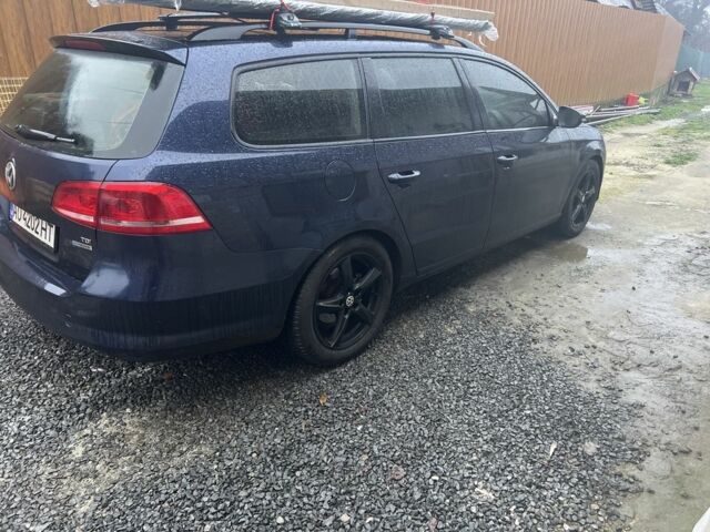Синій Фольксваген Пассат Варіант, об'ємом двигуна 1.6 л та пробігом 330 тис. км за 8000 $, фото 1 на Automoto.ua