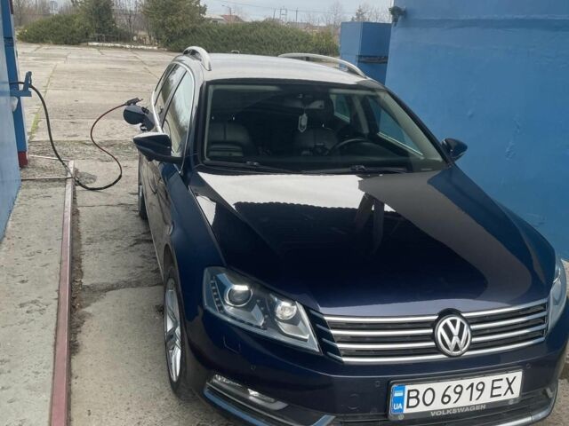Синій Фольксваген Пассат Варіант, об'ємом двигуна 1.4 л та пробігом 230 тис. км за 10999 $, фото 1 на Automoto.ua