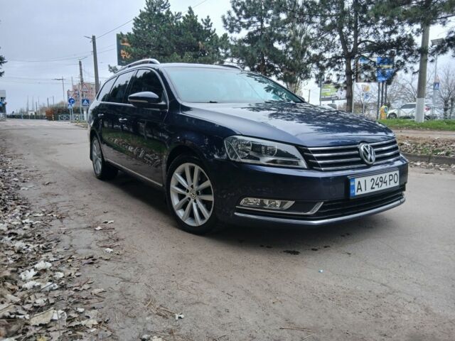 Синий Фольксваген Пассат Вариант, объемом двигателя 1.6 л и пробегом 220 тыс. км за 8200 $, фото 1 на Automoto.ua