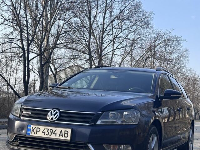 Синий Фольксваген Пассат Вариант, объемом двигателя 1.6 л и пробегом 331 тыс. км за 9300 $, фото 1 на Automoto.ua