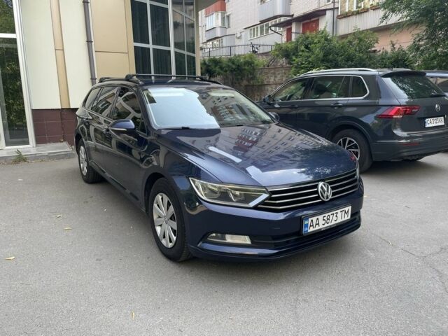 Синий Фольксваген Пассат Вариант, объемом двигателя 1.6 л и пробегом 290 тыс. км за 11700 $, фото 1 на Automoto.ua