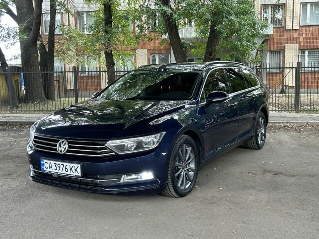 Синий Фольксваген Пассат Вариант, объемом двигателя 2 л и пробегом 305 тыс. км за 12832 $, фото 1 на Automoto.ua