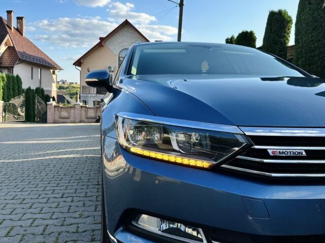 Синій Фольксваген Пассат Варіант, об'ємом двигуна 2 л та пробігом 215 тис. км за 20756 $, фото 1 на Automoto.ua