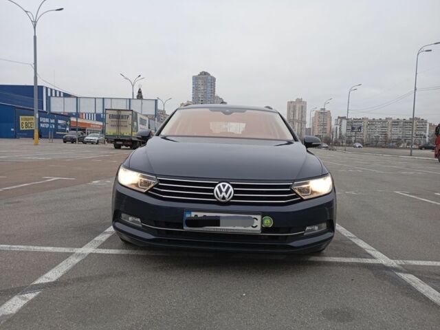 Синий Фольксваген Пассат Вариант, объемом двигателя 2 л и пробегом 324 тыс. км за 11200 $, фото 1 на Automoto.ua