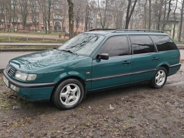 Зелений Фольксваген Пассат Варіант, об'ємом двигуна 0 л та пробігом 250 тис. км за 1500 $, фото 1 на Automoto.ua
