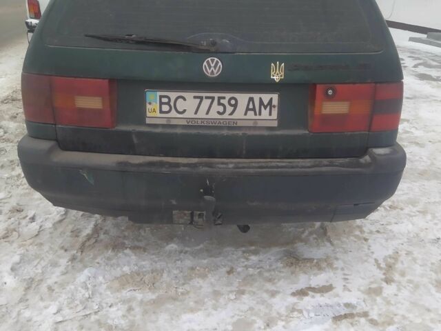 Зеленый Фольксваген Пассат Вариант, объемом двигателя 1.8 л и пробегом 452 тыс. км за 1500 $, фото 1 на Automoto.ua