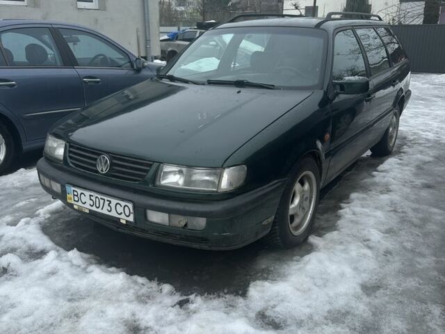 Зеленый Фольксваген Пассат Вариант, объемом двигателя 2 л и пробегом 158 тыс. км за 1350 $, фото 1 на Automoto.ua