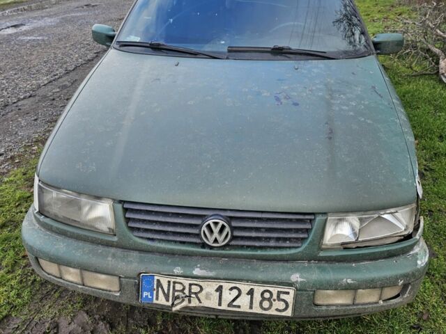 Зеленый Фольксваген Пассат Вариант, объемом двигателя 1.9 л и пробегом 300 тыс. км за 357 $, фото 1 на Automoto.ua