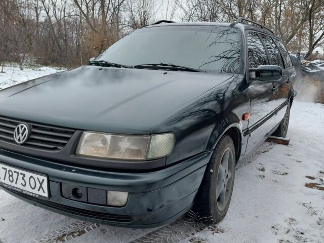 Зеленый Фольксваген Пассат Вариант, объемом двигателя 1.8 л и пробегом 2 тыс. км за 2700 $, фото 1 на Automoto.ua