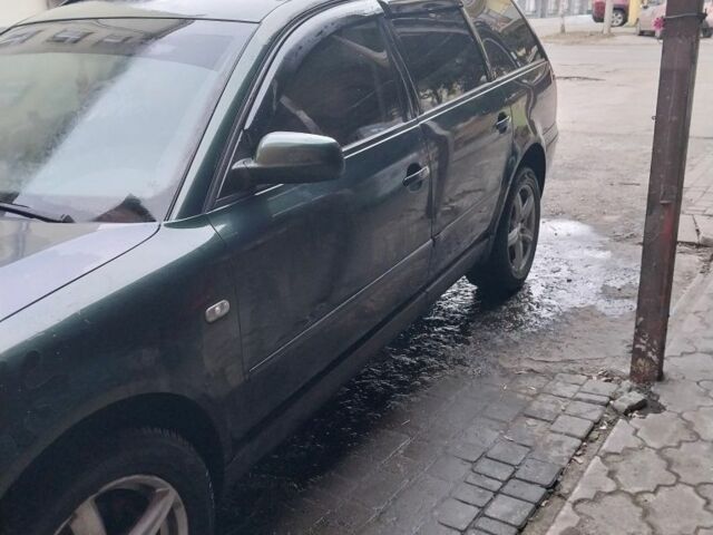 Зелений Фольксваген Пассат Варіант, об'ємом двигуна 1.8 л та пробігом 340 тис. км за 2700 $, фото 1 на Automoto.ua