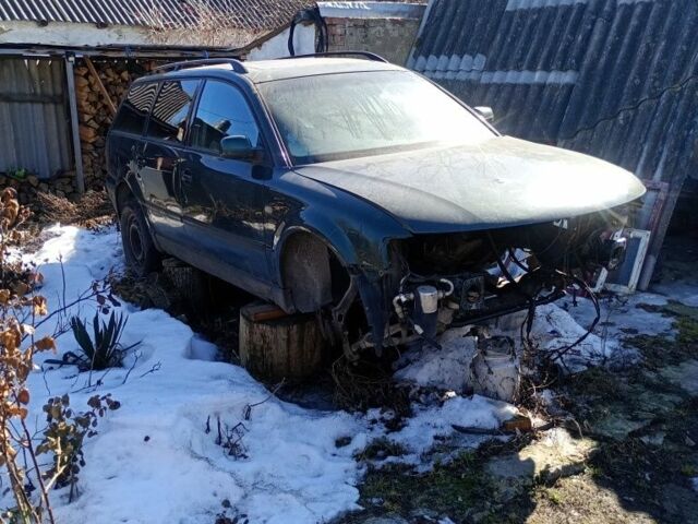 Зелений Фольксваген Пассат Варіант, об'ємом двигуна 0 л та пробігом 3 тис. км за 400 $, фото 1 на Automoto.ua