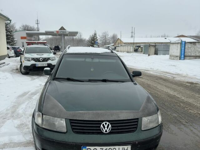 Зелений Фольксваген Пассат Варіант, об'ємом двигуна 1.6 л та пробігом 384 тис. км за 1799 $, фото 1 на Automoto.ua