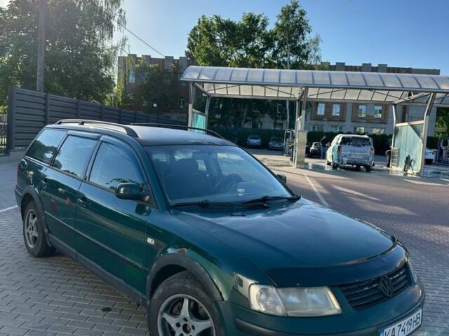 Зелений Фольксваген Пассат Варіант, об'ємом двигуна 1.9 л та пробігом 300 тис. км за 1998 $, фото 1 на Automoto.ua