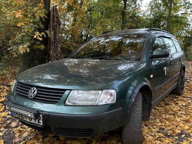 Зелений Фольксваген Пассат Варіант, об'ємом двигуна 1.9 л та пробігом 309 тис. км за 2451 $, фото 1 на Automoto.ua