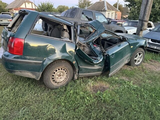 Зеленый Фольксваген Пассат Вариант, объемом двигателя 1.9 л и пробегом 150 тыс. км за 500 $, фото 1 на Automoto.ua