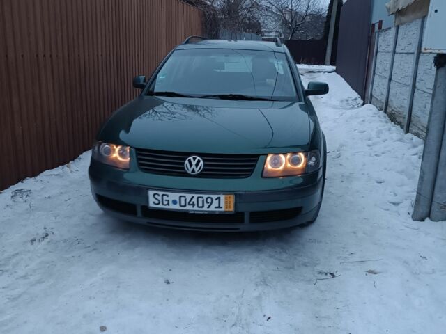 Зелений Фольксваген Пассат Варіант, об'ємом двигуна 1.6 л та пробігом 270 тис. км за 1859 $, фото 1 на Automoto.ua