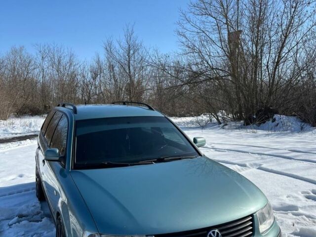 Зелений Фольксваген Пассат Варіант, об'ємом двигуна 2.3 л та пробігом 307 тис. км за 4300 $, фото 1 на Automoto.ua